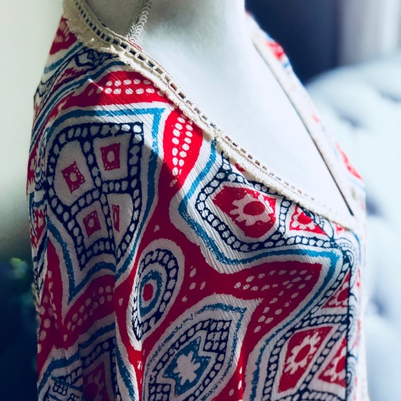 NEW!  OVERSIZE ABSTRACT TUNIC TOP IN SMALL MEDIUM - Picture 4 of 5